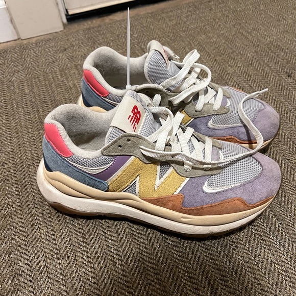 New Balance 547 Colorblock Sneakers - Picture 3 of 8